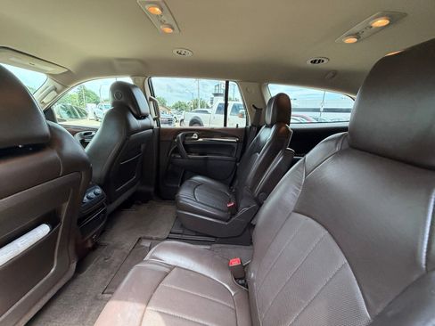 Used 2014 Buick Enclave Leather w/ Trailering Provision Package FWD image 5
