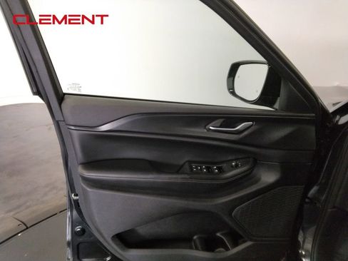 Used 2023 Jeep Grand Cherokee Altitude image 31