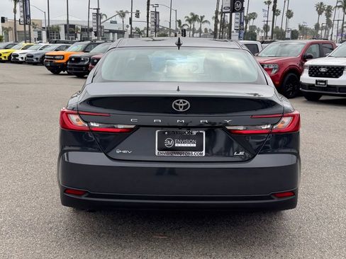 Used 2025 Toyota Camry LE image 11