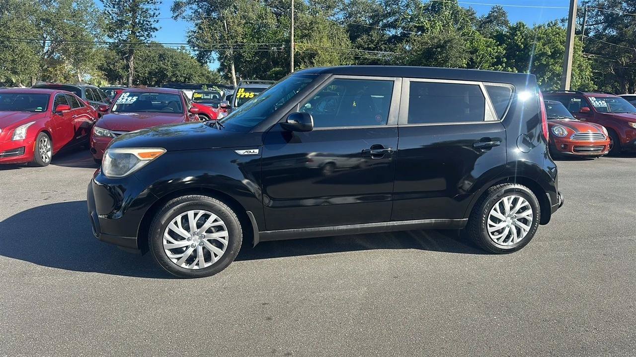 Used 2015 Kia Soul FWD image 2