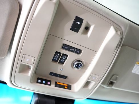 Used 2018 Cadillac Escalade Premium Luxury image 55