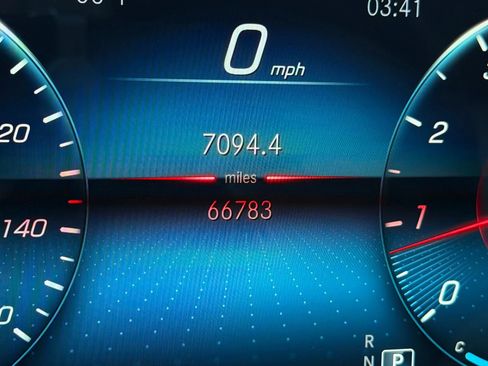 Certified 2021 Mercedes-Benz GLE 350 4MATIC image 3