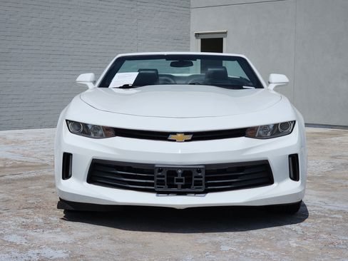 Used 2017 Chevrolet Camaro LT RWD image 2