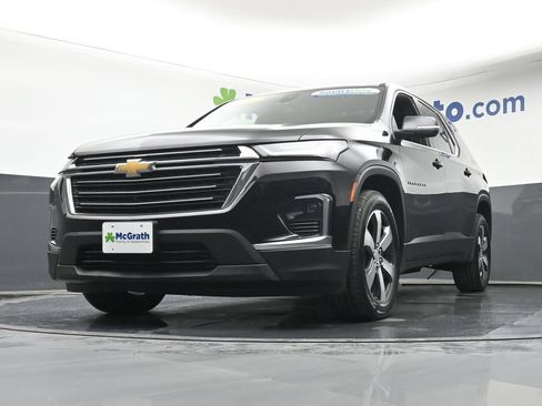 Used 2023 Chevrolet Traverse LT w/ LT Premium Package AWD/4WD image 7
