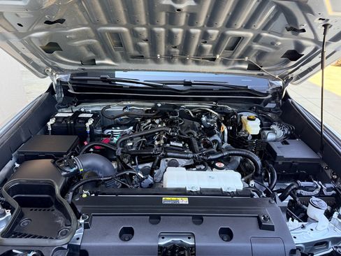 Used 2025 Toyota Tacoma SR AWD/4WD image 30