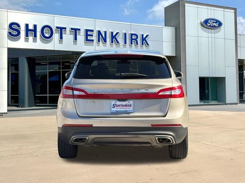 Used 2017 Lincoln MKX Reserve w/ Lincoln MKX Climate Package image 6