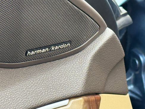 Used 2011 Mercedes-Benz E 550 Sedan image 36