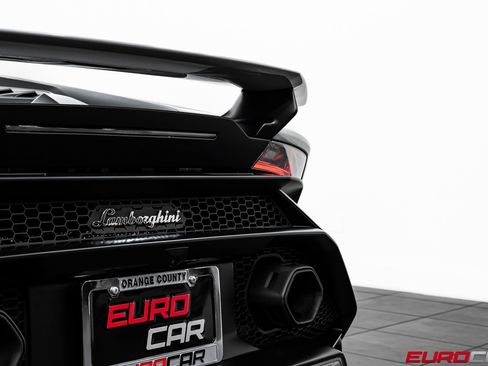 Used 2023 Lamborghini Huracan Tecnica image 20