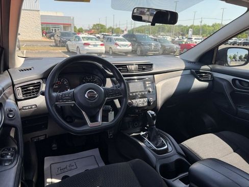 Used 2018 Nissan Rogue Sport S w/ S Appearance Package FWD image 16