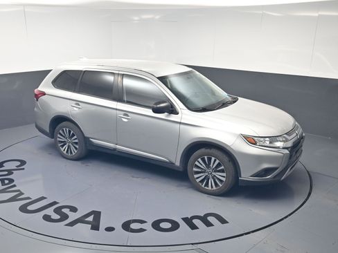 Used 2020 Mitsubishi Outlander ES image 23