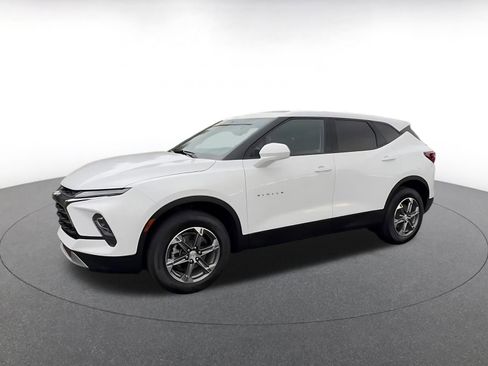 Used 2025 Chevrolet Blazer LT image 8