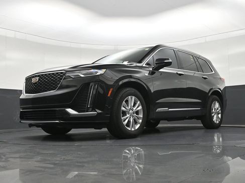 Used 2025 Cadillac XT6 Luxury FWD image 23