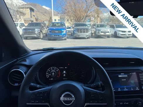 Used 2024 Nissan Kicks SR w/ SR Premium Package image 19