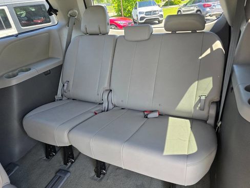 Used 2015 Toyota Sienna XLE w/ XLE Navigation Package image 27