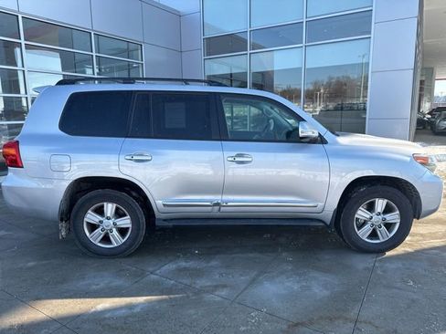 Used 2015 Toyota Land Cruiser w/ Preferred Accessory Package image 8