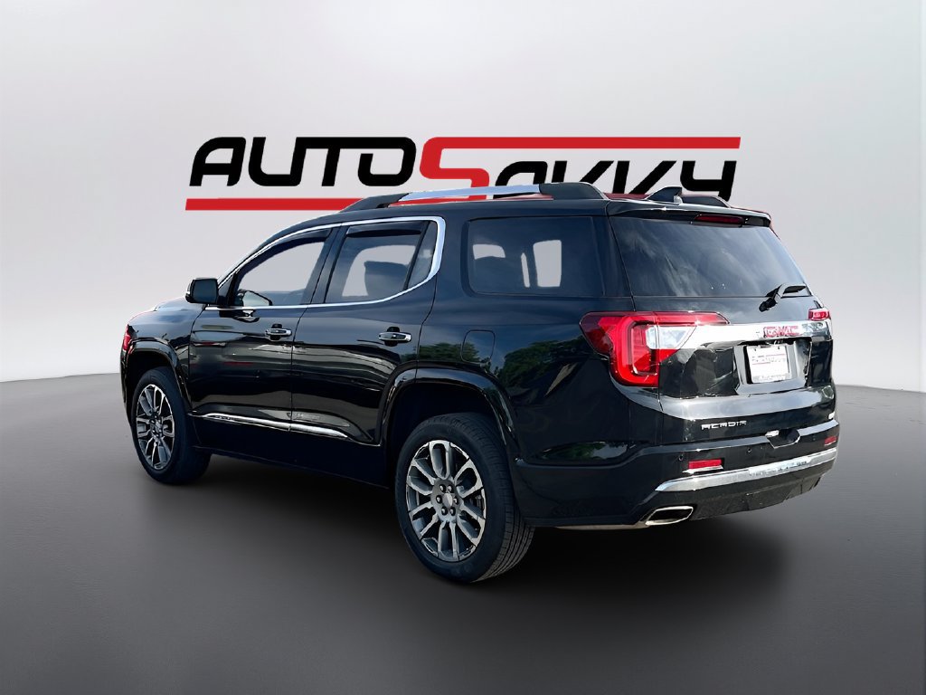 Used 2023 GMC Acadia Denali w/ Denali Technology Package FWD image 5