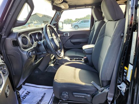 Used 2022 Jeep Gladiator Sport AWD/4WD image 12
