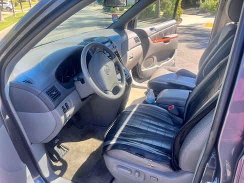 Used 2006 Toyota Sienna XLE w/ XLE Pkg 6 FWD image 4