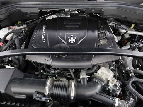 Used 2023 Maserati Grecale Modena image 41