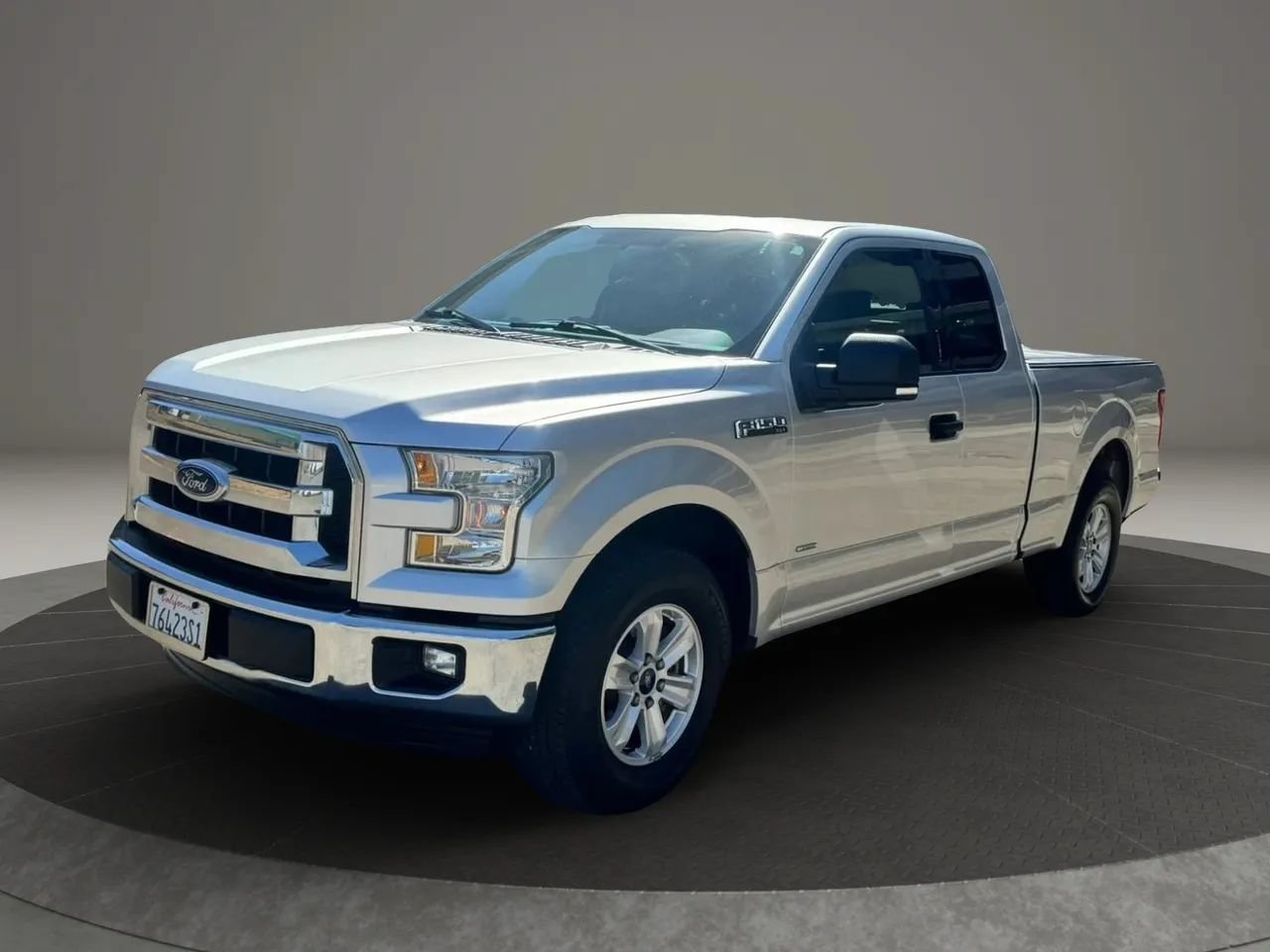 Used 2015 Ford F150 XLT w/ Equipment Group 301A Mid RWD image 1