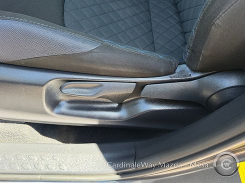 Used 2020 Toyota C-HR XLE FWD image 15