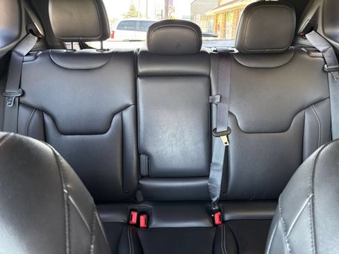 Used 2025 Jeep Compass Limited AWD/4WD image 38