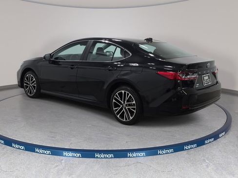 Used 2026 Toyota Camry XLE AWD/4WD image 8