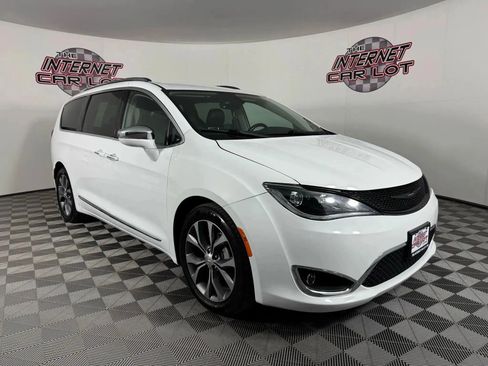 Used 2019 Chrysler Pacifica Limited FWD image 9