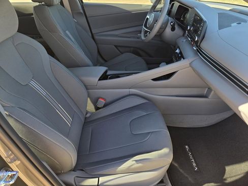 New 2026 Hyundai Elantra SEL Sport Premium FWD image 9