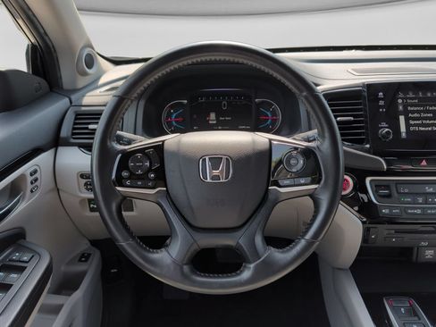Used 2019 Honda Pilot Touring image 11