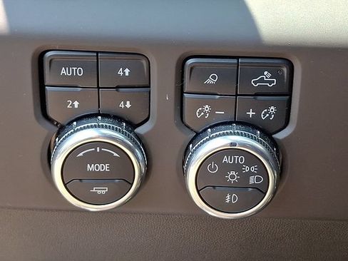 Used 2024 GMC Sierra 2500 Denali w/ Denali Reserve Package AWD/4WD image 26