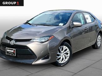 Used 2018 Toyota Corolla LE FWD video 1
