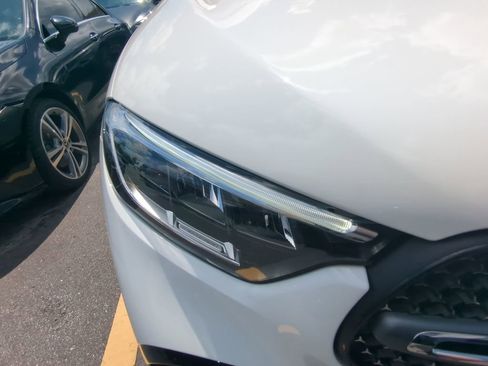 New 2025 Mercedes-Benz GLC 350e 4MATIC image 22