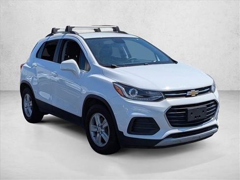 Used 2020 Chevrolet Trax LT FWD image 3
