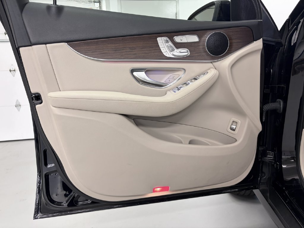 Certified 2022 Mercedes-Benz GLC 300 4MATIC image 17