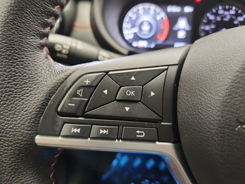 Used 2021 Nissan Kicks SR w/ SR Premium Package FWD image 12