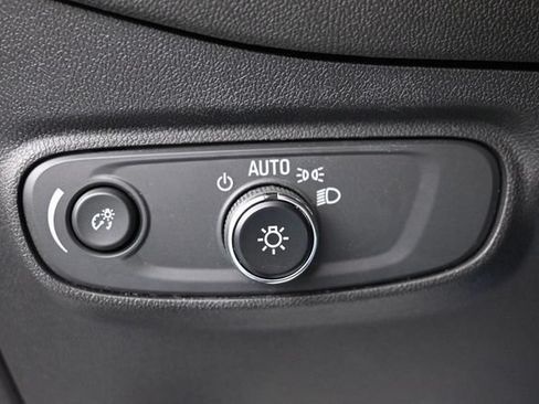 Used 2022 Chevrolet Equinox RS w/ LPO, Floor Liner Package FWD image 23
