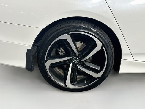Used 2020 Honda Accord Sport image 11