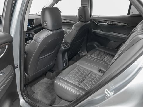Used 2023 Buick Envision Avenir AWD/4WD image 28