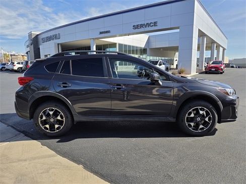 Used 2018 Subaru Crosstrek 2.0i Premium image 3