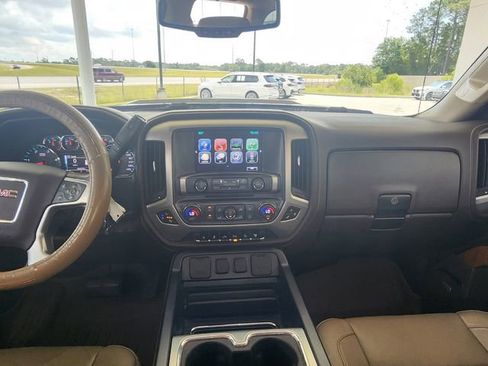 Used 2017 GMC Sierra 2500 SLT w/ Duramax Plus Package AWD/4WD image 17