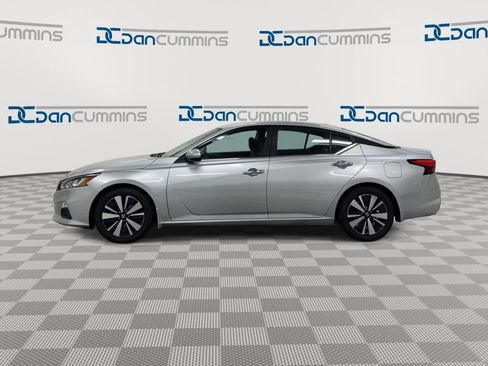 Used 2022 Nissan Altima 2.5 SV FWD image 5