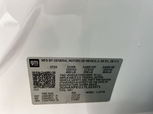 Used 2026 Chevrolet Equinox LT AWD/4WD image 23