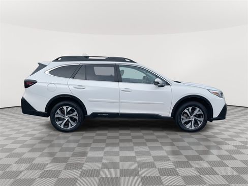 Used 2022 Subaru Outback Limited image 8