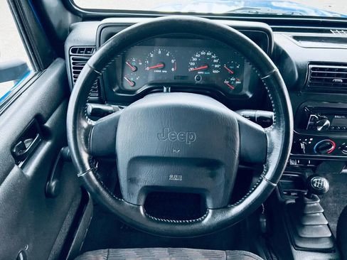 Used 2003 Jeep Wrangler X image 16