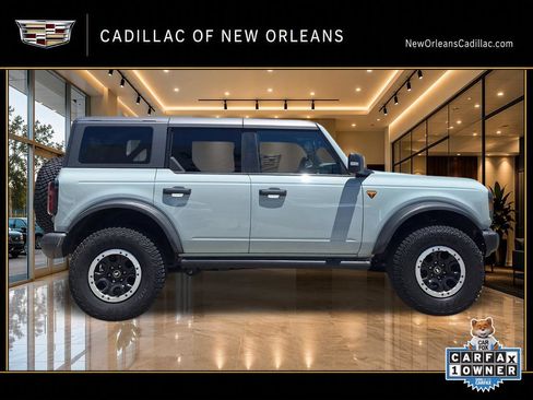 Used 2023 Ford Bronco Badlands w/ Sasquatch Package AWD/4WD image 2