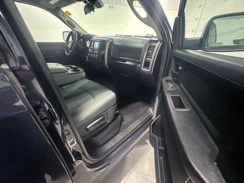 Used 2017 RAM 1500 Express AWD/4WD image 21