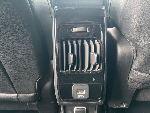 Used 2025 Jeep Compass Limited image 28