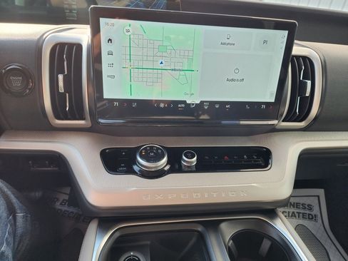 New 2025 Ford Expedition Active image 22