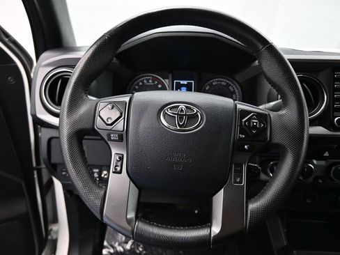 Used 2023 Toyota Tacoma TRD Off-Road image 7